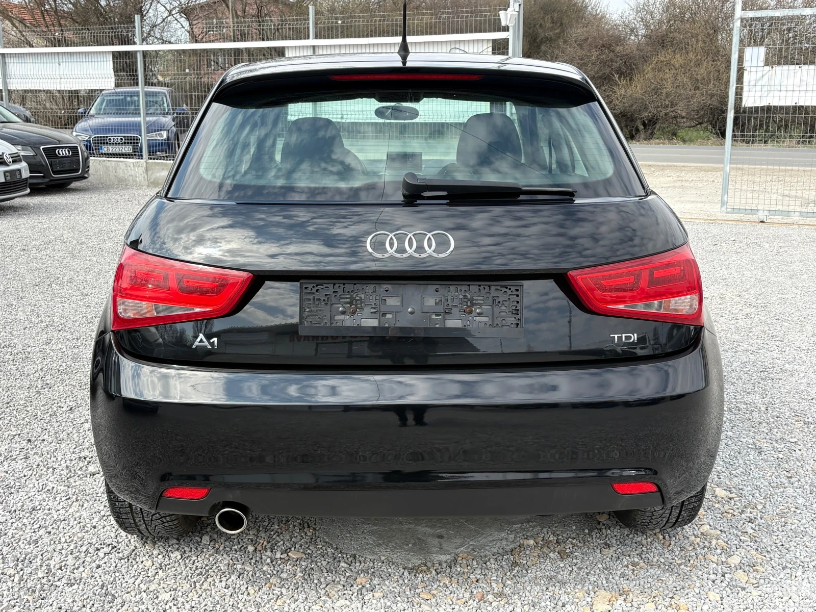 Audi A1 1.6TDI-АВТОМАТИК, снимка 8 - Автомобили и джипове - 53864256