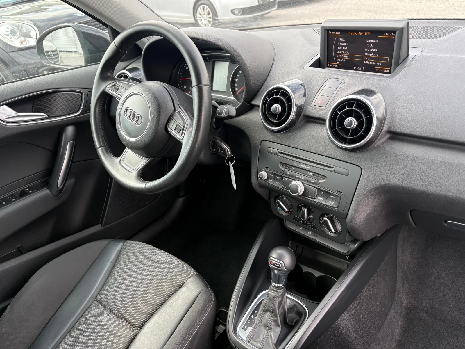 Audi A1 1.6TDI-АВТОМАТИК, снимка 12 - Автомобили и джипове - 53864256