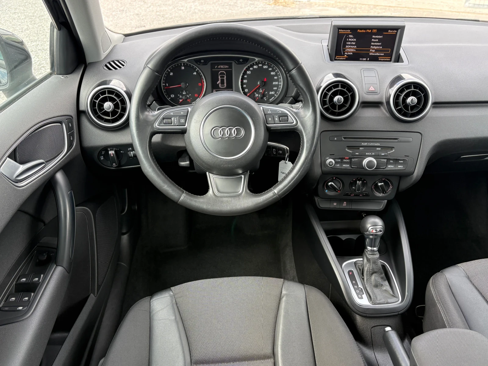 Audi A1 1.6TDI-АВТОМАТИК, снимка 15 - Автомобили и джипове - 53864256