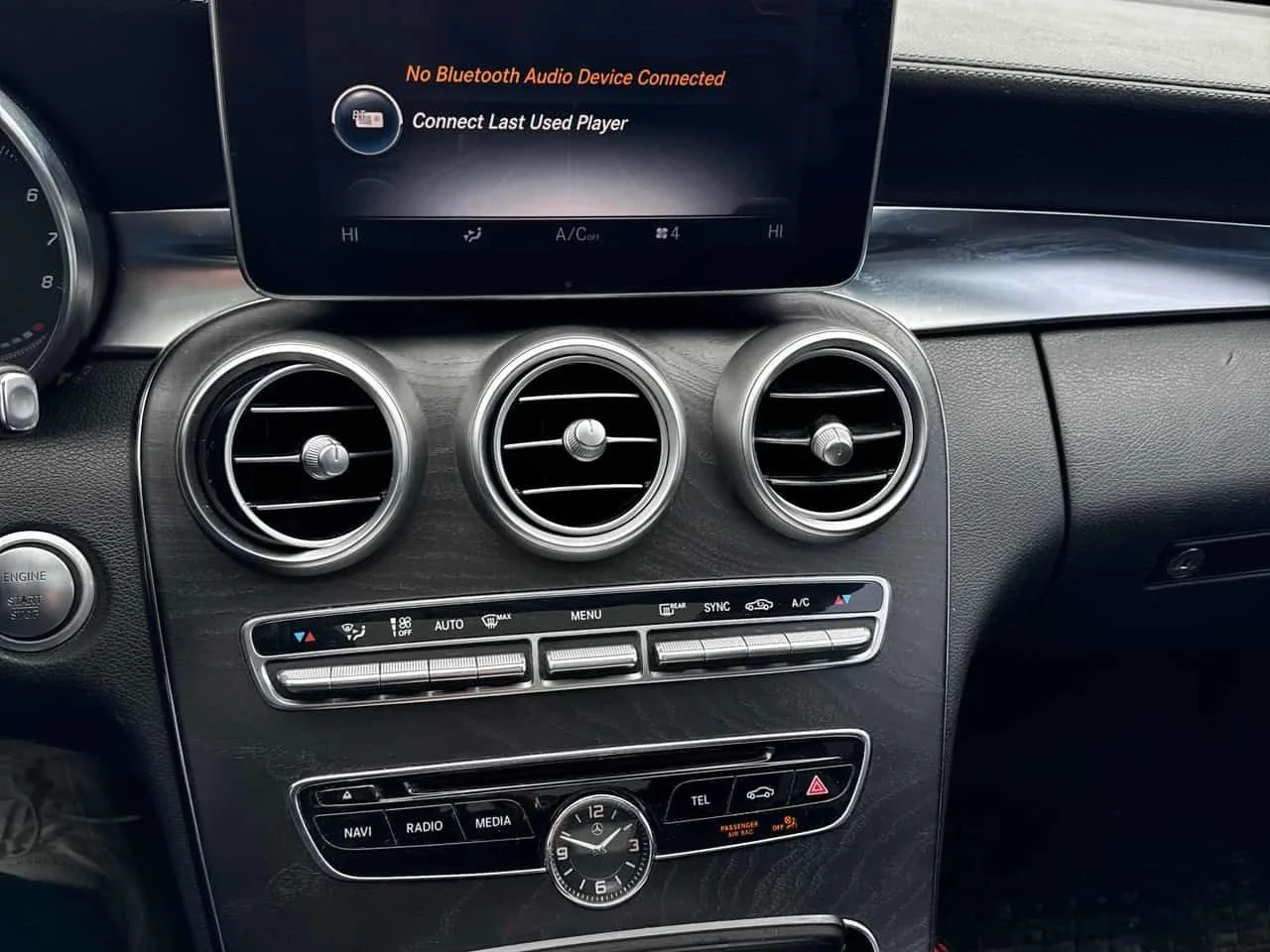 Mercedes-Benz C 400 AMG Line  * HeadUp* * AвтоКредит* (ЦЕНА ДО БГ), снимка 14 - Автомобили и джипове - 54160348