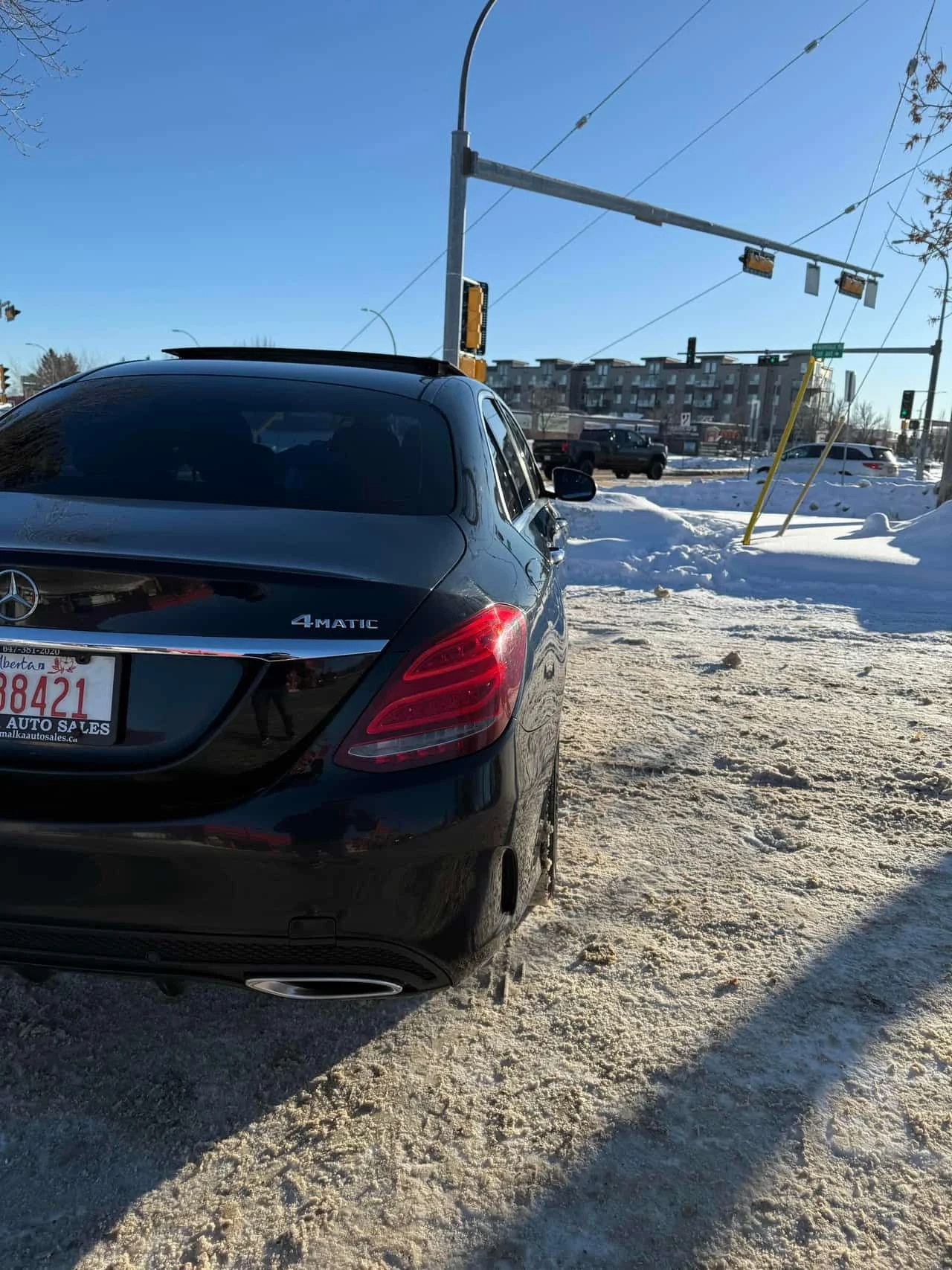 Mercedes-Benz C 400 AMG Line  * HeadUp* * AвтоКредит* (ЦЕНА ДО БГ), снимка 4 - Автомобили и джипове - 54160348