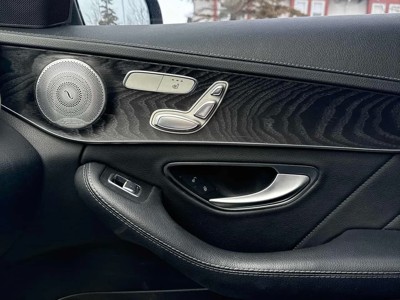 Mercedes-Benz C 400 AMG Line  * HeadUp* * AвтоКредит* (ЦЕНА ДО БГ), снимка 11 - Автомобили и джипове - 54160348