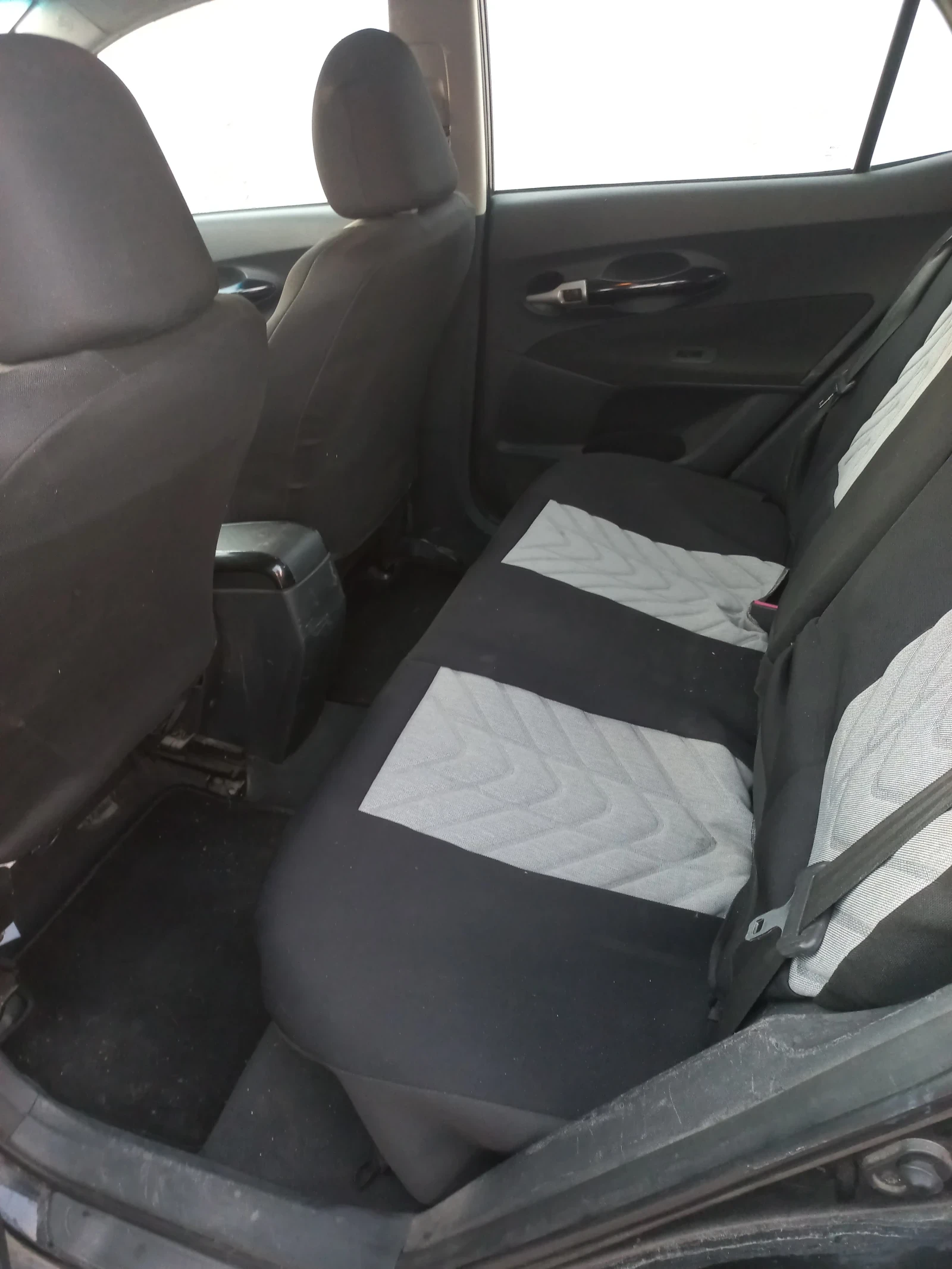 Toyota Auris 1.6, снимка 7 - Автомобили и джипове - 54633156