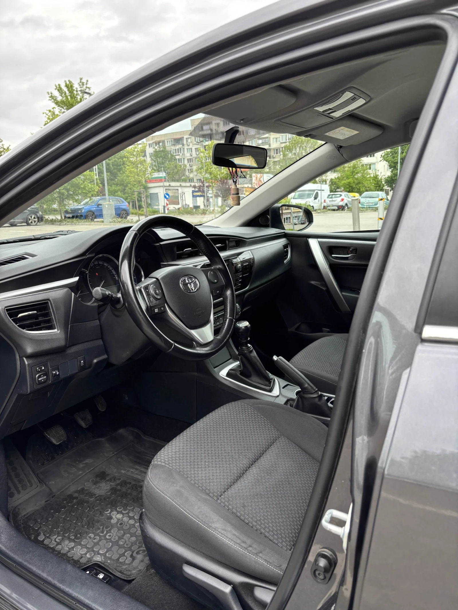 Toyota Corolla, снимка 13 - Автомобили и джипове - 54486268