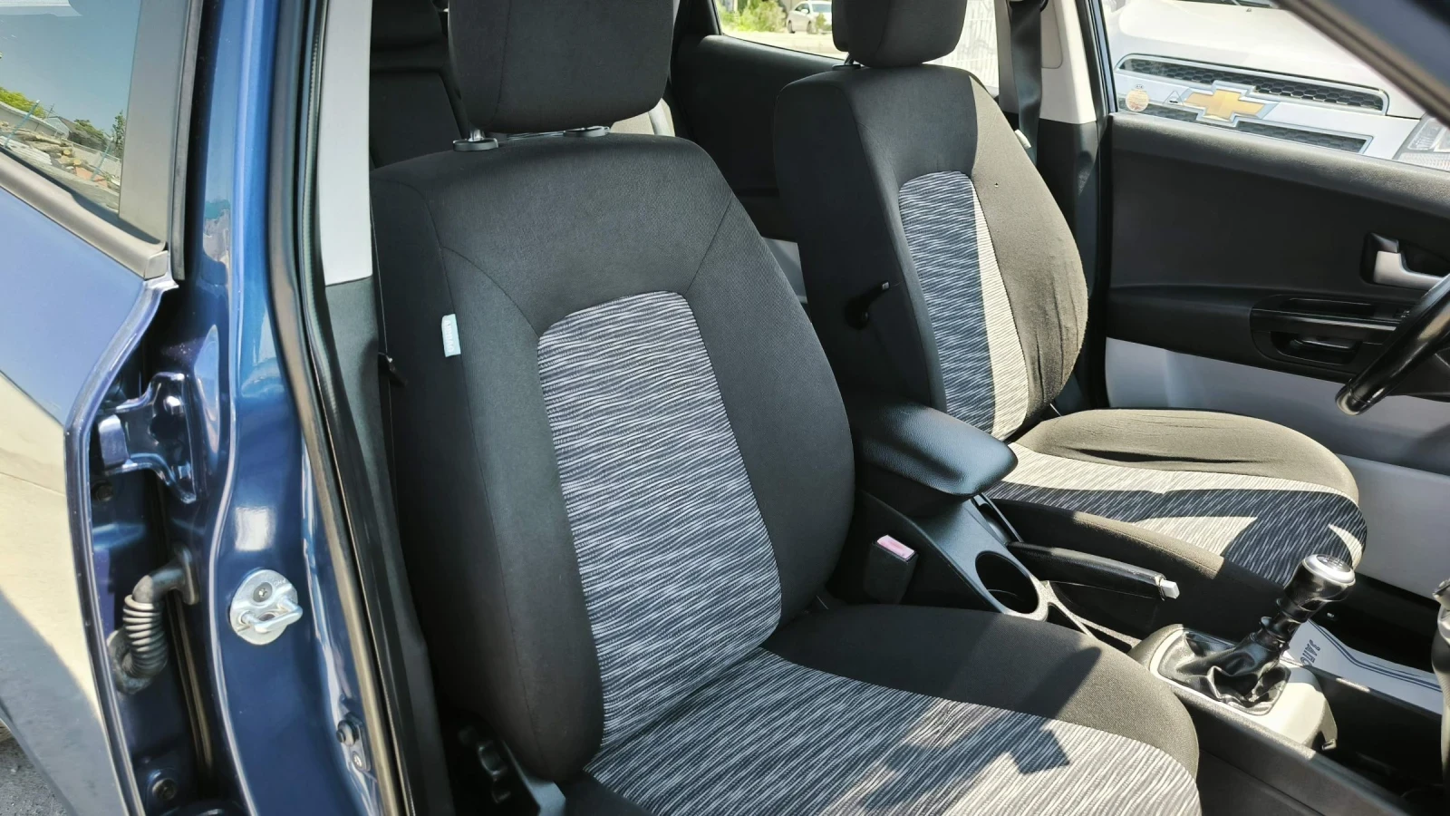 Kia Ceed 2.0CRDI, снимка 8 - Автомобили и джипове - 54869384