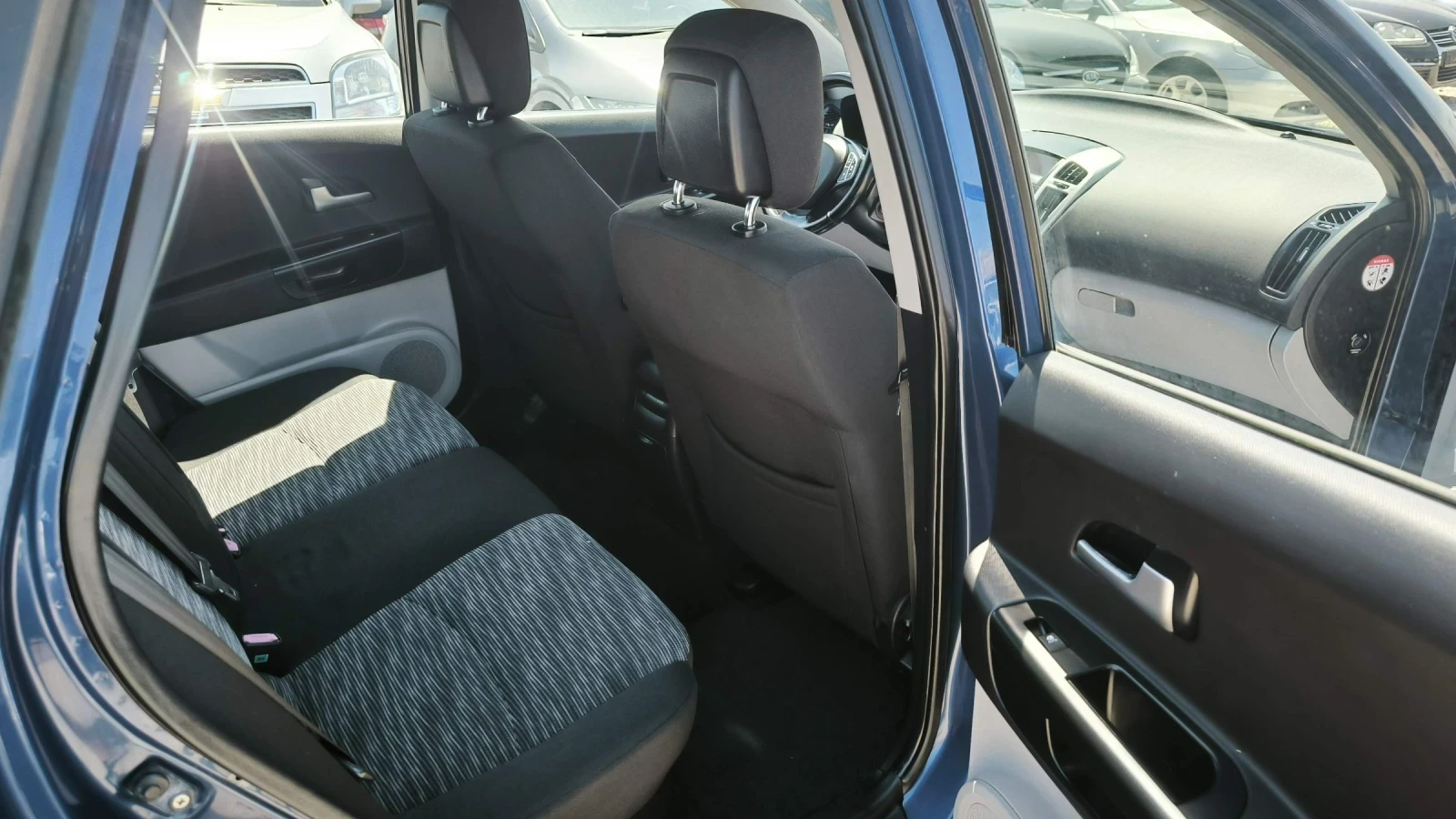 Kia Ceed 2.0CRDI, снимка 10 - Автомобили и джипове - 54869384