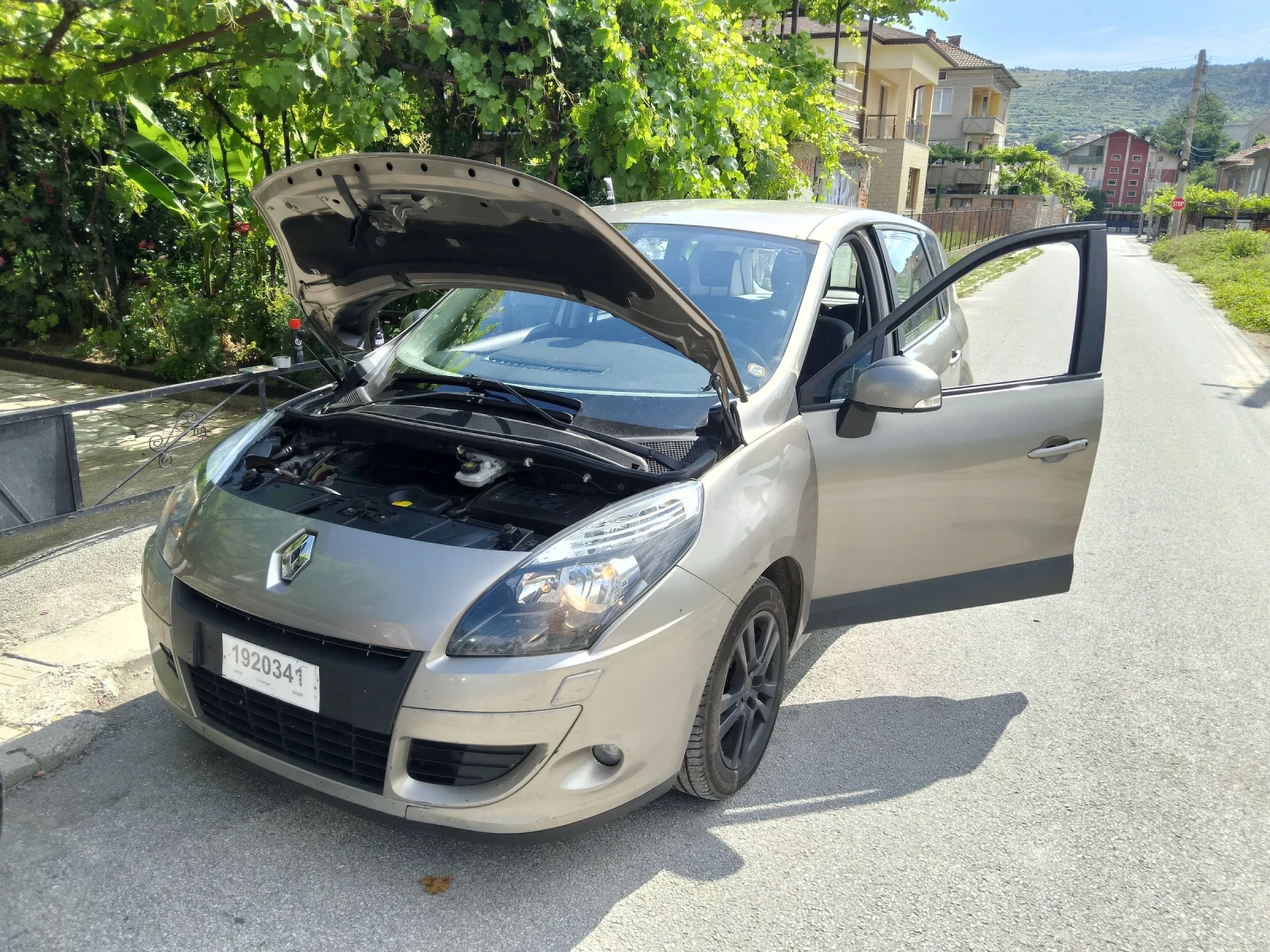 Renault Grand scenic, снимка 2 - Автомобили и джипове - 54965464