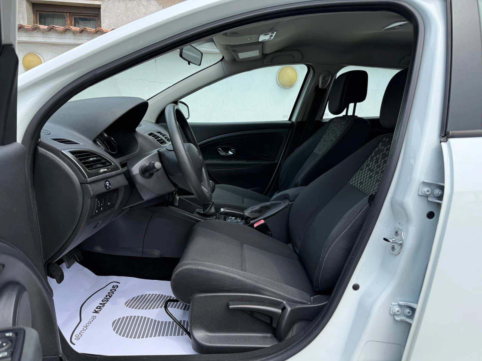 Renault Megane 1.6I LPG NAVI , снимка 7 - Автомобили и джипове - 55015794