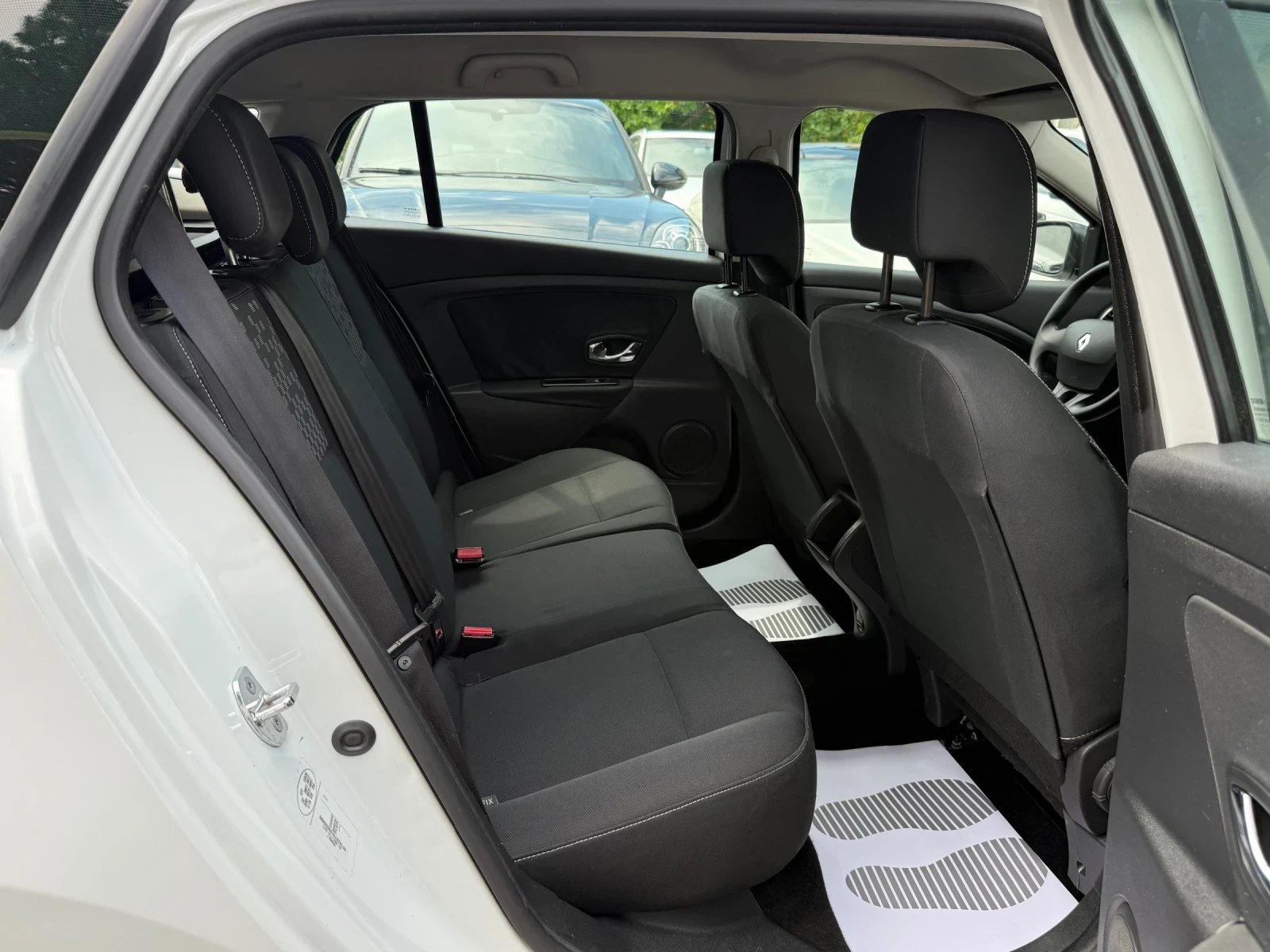 Renault Megane 1.6I LPG NAVI , снимка 14 - Автомобили и джипове - 55015794