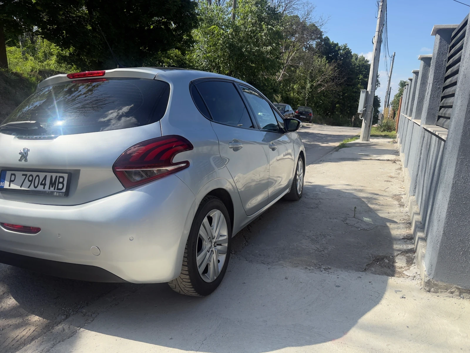 Peugeot 208 1.6 HDI, снимка 6 - Автомобили и джипове - 55182861