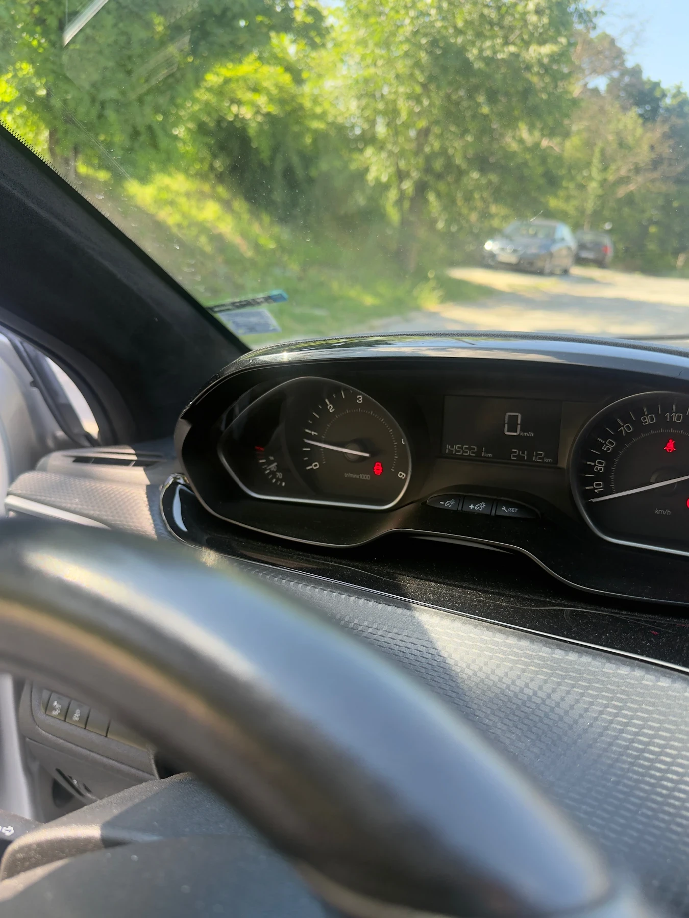 Peugeot 208 1.6 HDI, снимка 8 - Автомобили и джипове - 55182861