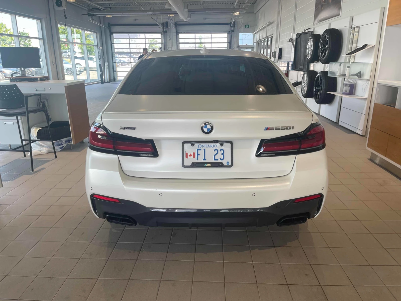BMW 550 HEAD-UP* HARMAN KARDON* ПОДГРЕВ* CARFAX , снимка 5 - Автомобили и джипове - 55267751