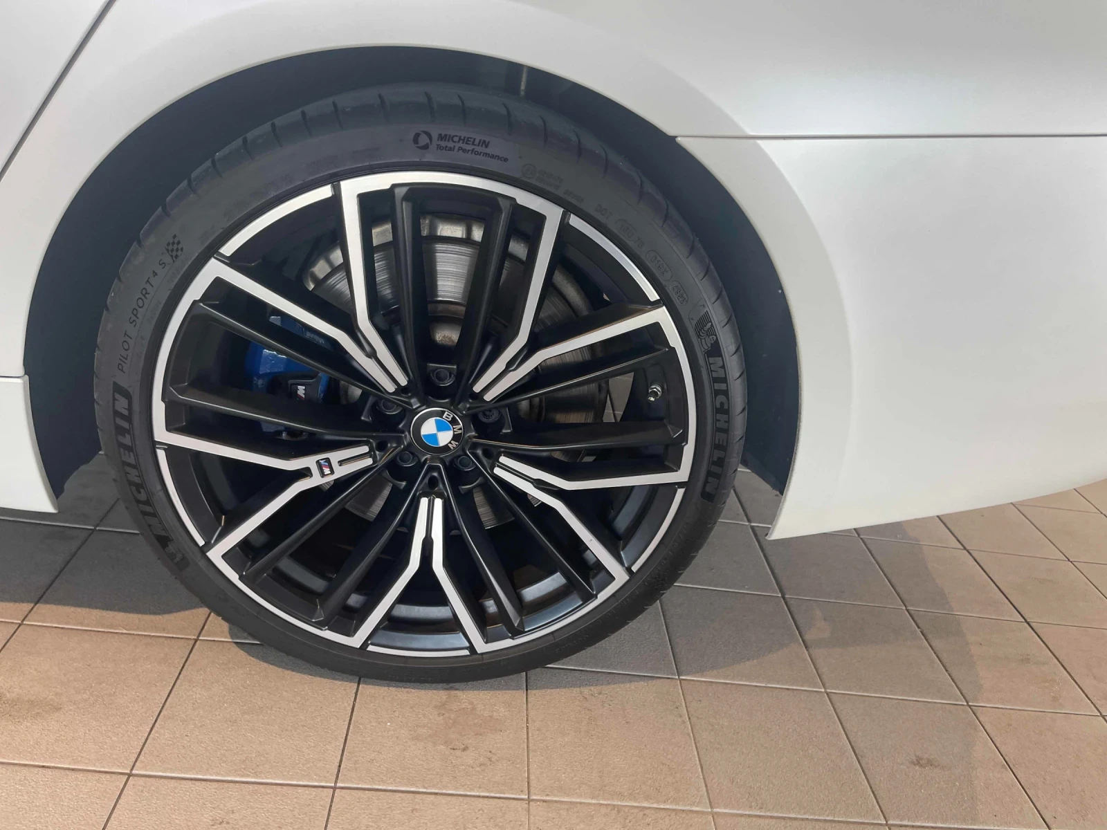 BMW 550 HEAD-UP* HARMAN KARDON* ПОДГРЕВ* CARFAX , снимка 9 - Автомобили и джипове - 55267751