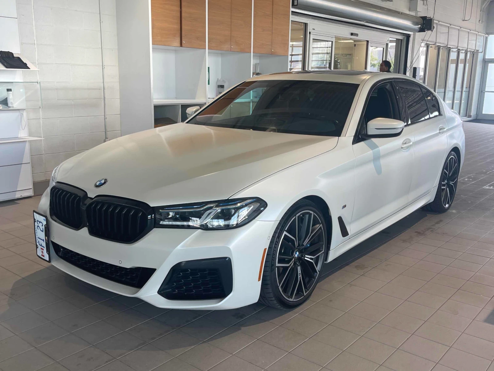 BMW 550 HEAD-UP* HARMAN KARDON* ПОДГРЕВ* CARFAX , снимка 3 - Автомобили и джипове - 55267751