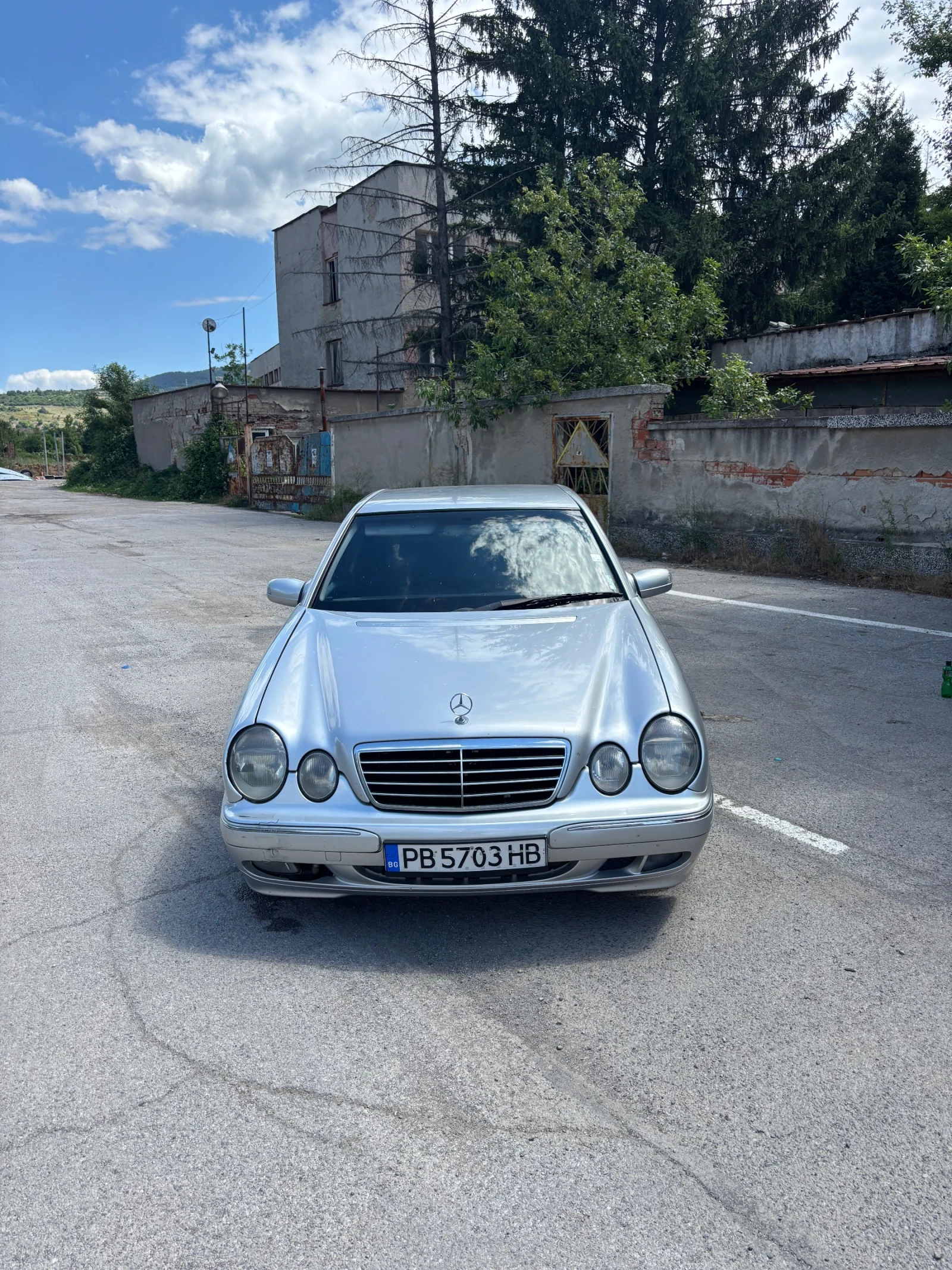 Mercedes-Benz E 320