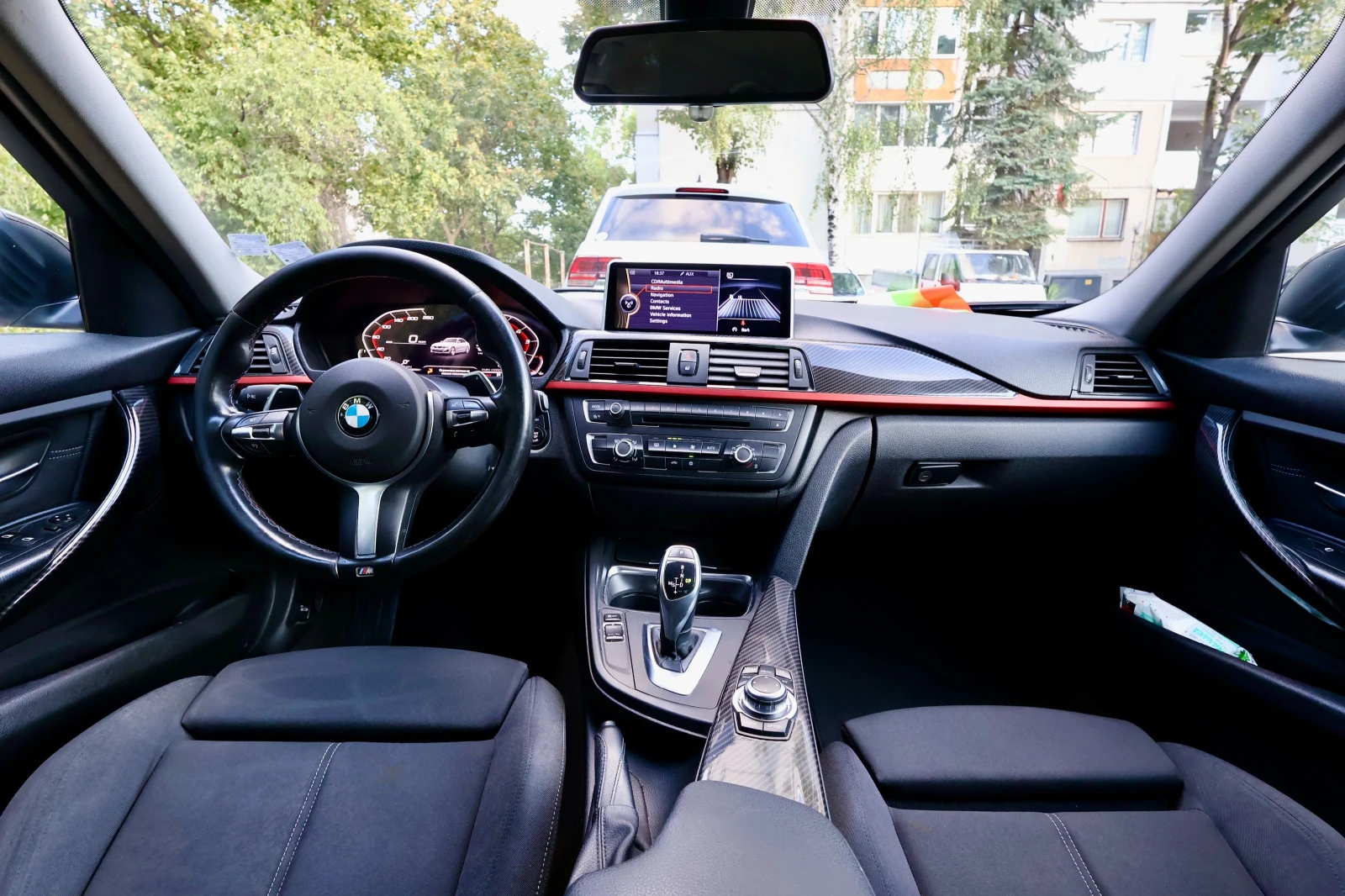 BMW 320 * Digital * TOP, снимка 10 - Автомобили и джипове - 56064341