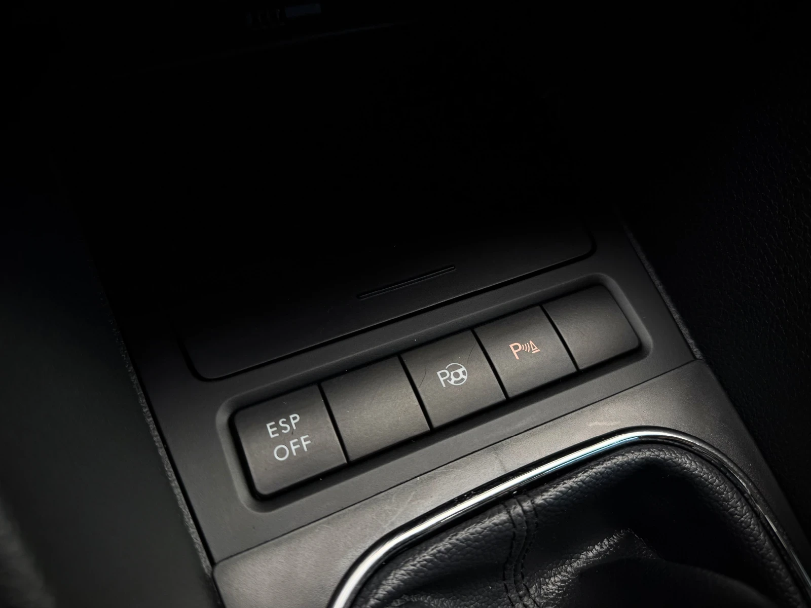 VW Golf 2.0TDI * NAVI* Сервизна История* , снимка 12 - Автомобили и джипове - 56168459