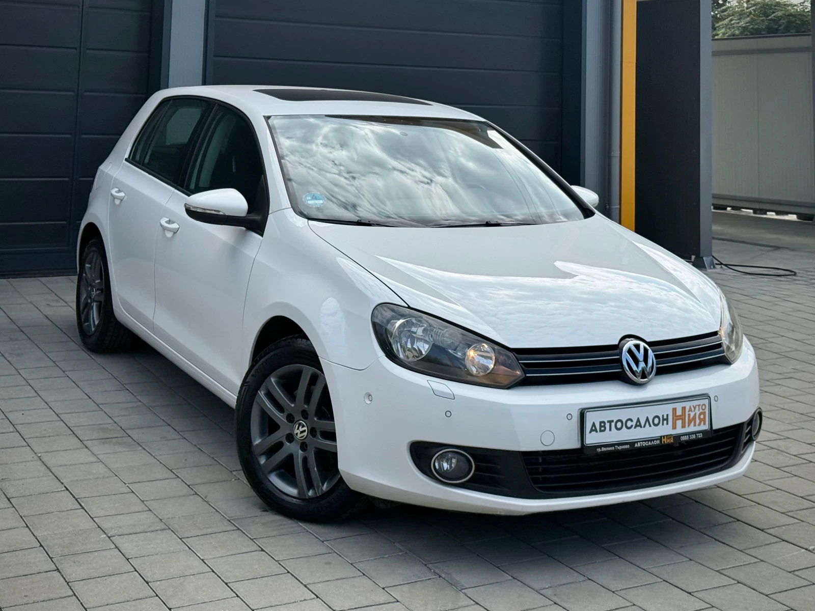 VW Golf 2.0TDI * NAVI* Сервизна История* , снимка 3 - Автомобили и джипове - 56168459