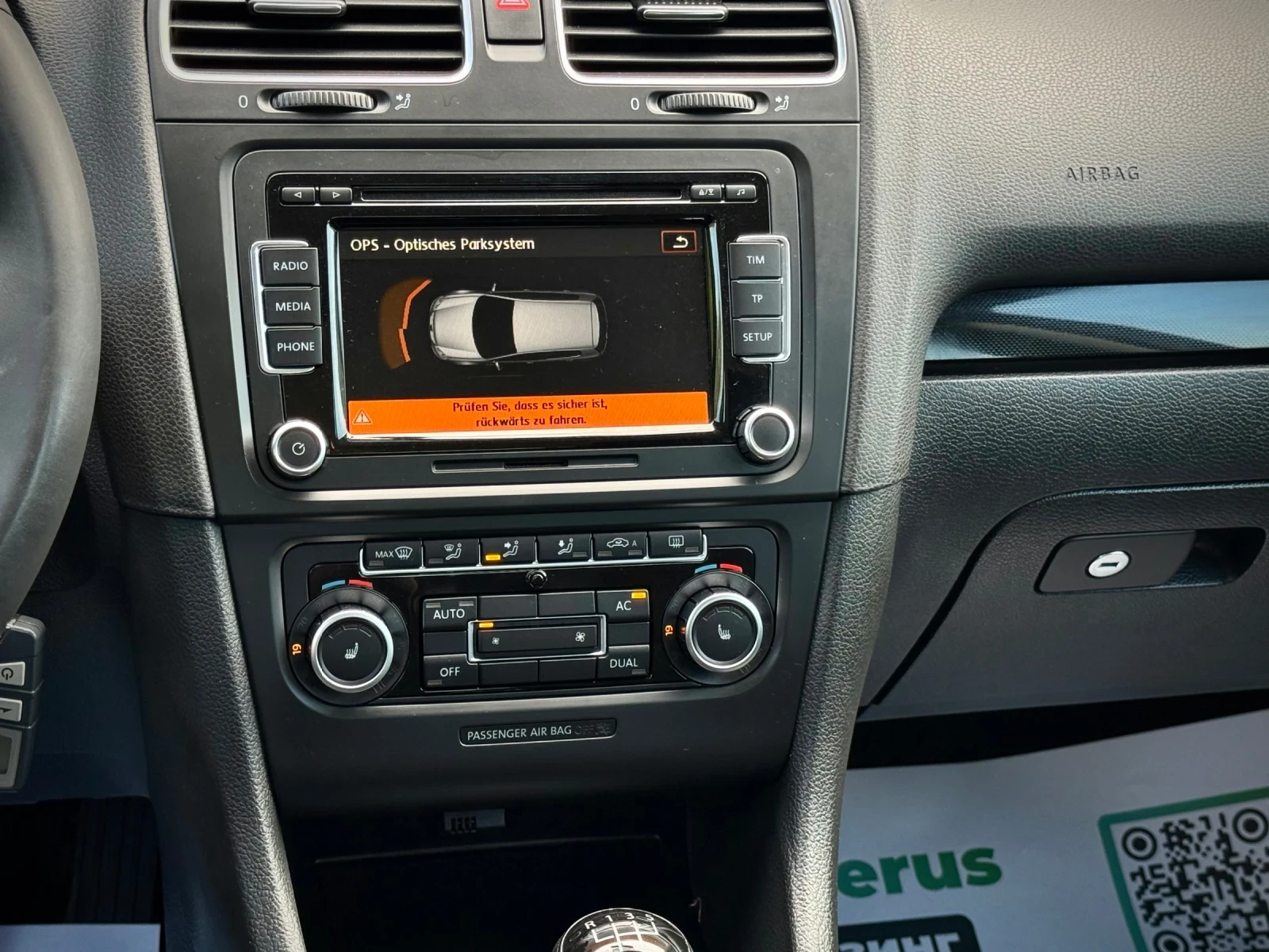 VW Golf 2.0TDI * NAVI* Сервизна История* , снимка 9 - Автомобили и джипове - 56168459