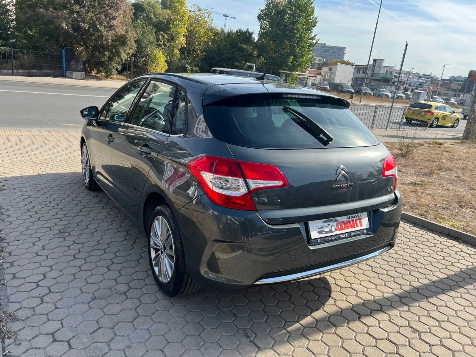 Citroen C4 1.6HDi, снимка 6 - Автомобили и джипове - 56406638