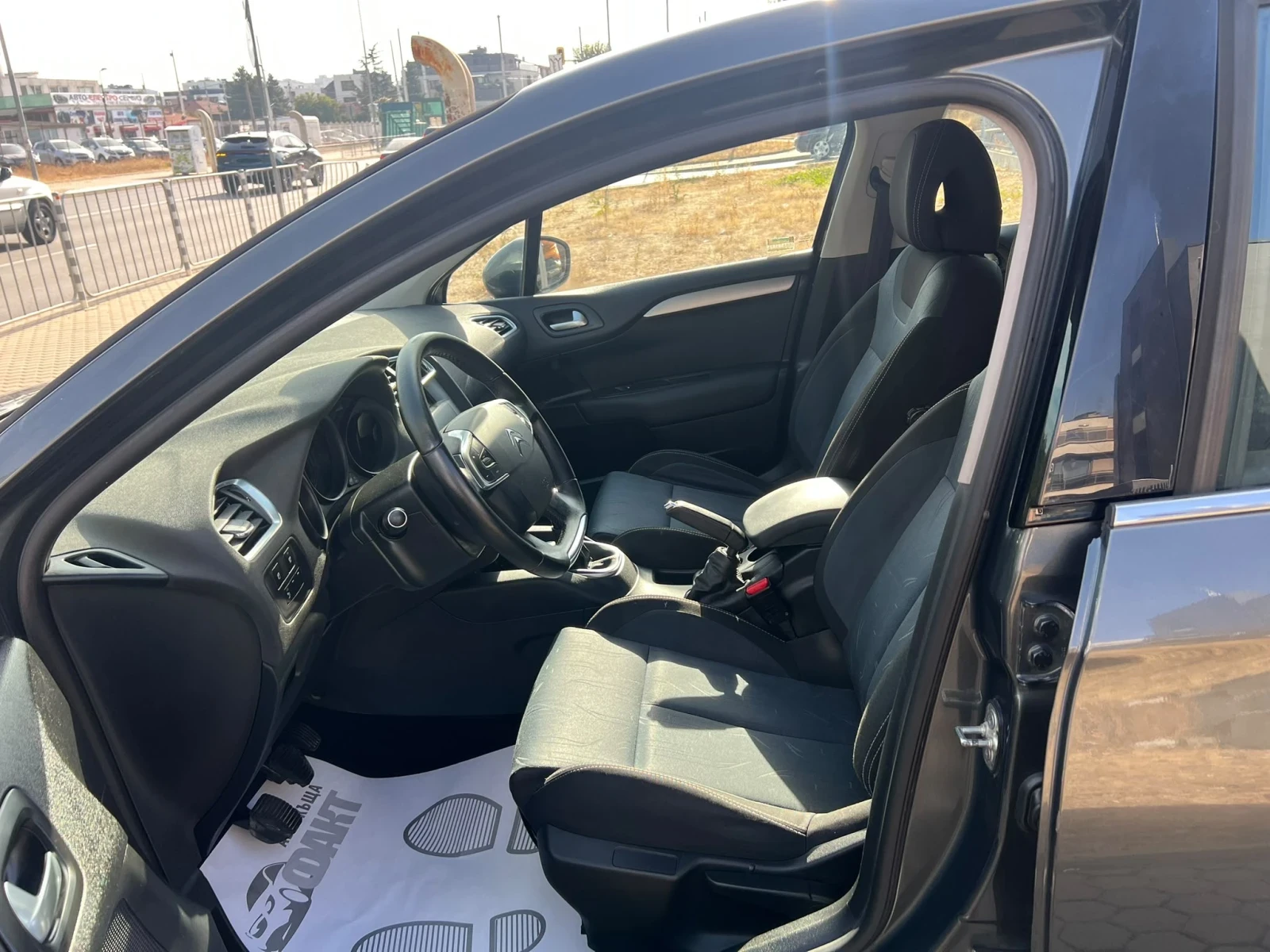 Citroen C4 1.6HDi, снимка 8 - Автомобили и джипове - 56406638