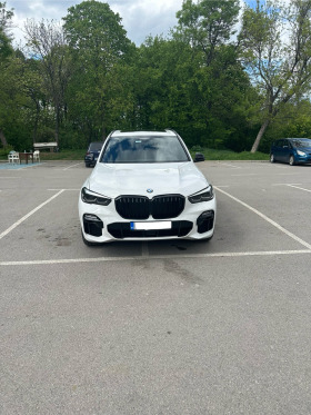 BMW X5 30d* M-Pack* PANO* Keyless* Soft* Blind* Me, снимка 3 - Автомобили и джипове - 45408961