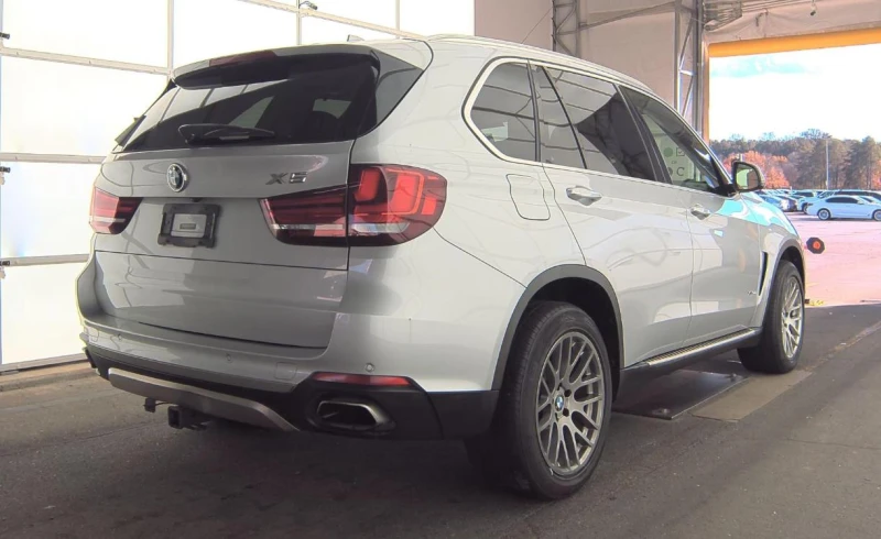 BMW X5 xDrive50i* Harman/Kardon* Подгрев* Панорама* М.точ, снимка 4 - Автомобили и джипове - 48403079