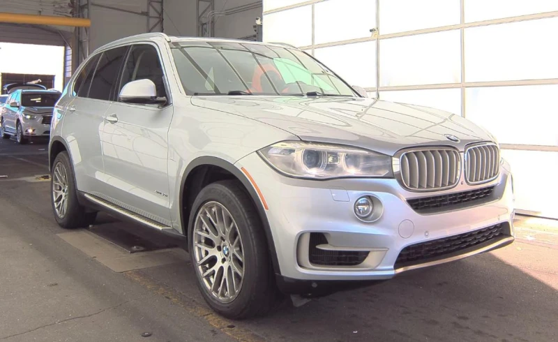 BMW X5 xDrive50i* Harman/Kardon* Подгрев* Панорама* М.точ, снимка 3 - Автомобили и джипове - 48403079