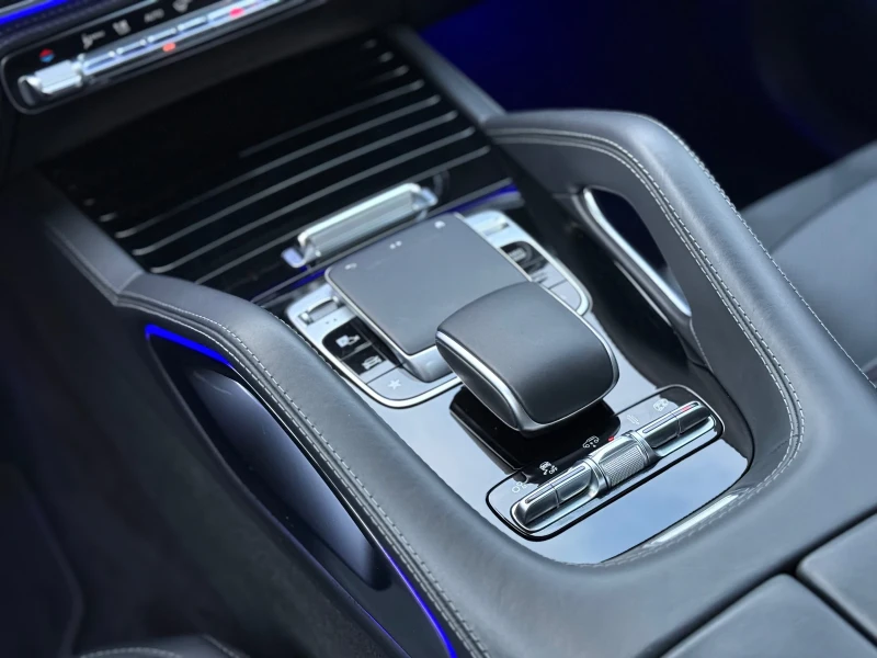 Mercedes-Benz GLE 63 S AMG * 22"* PANO* BURM* 360* HUD* CARBON* DISTR* , снимка 14 - Автомобили и джипове - 52482652