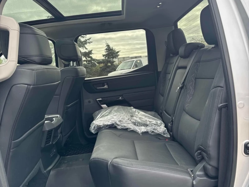 Toyota Tundra * Limited Hybrid * CARFAX * ЦЕНА ДО БГ, снимка 12 - Автомобили и джипове - 52834667