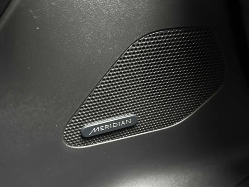 Jaguar F-PACE * AWD 4dr 20d Prestige * CARFAX * БЕЗ ПЪРВОНАЧАЛНА, снимка 12 - Автомобили и джипове - 52869138