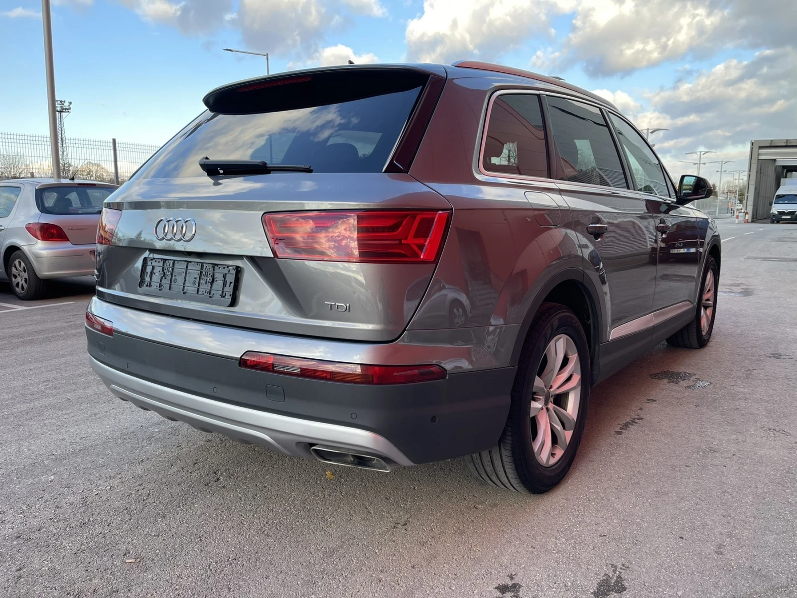 Audi Q7 3.0 TDI QUATTRO 272 к.с. KATO HOBA - изображение 5