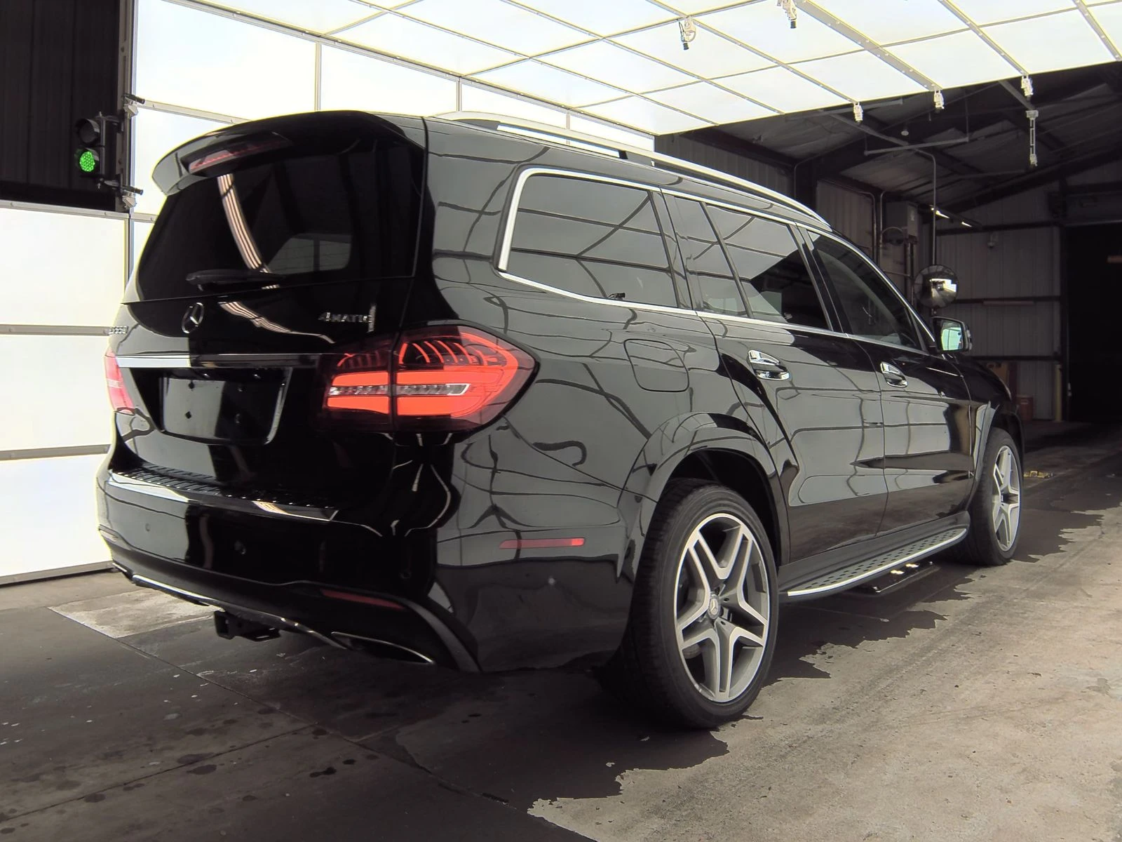 Mercedes-Benz GLS 500 AMG* PACK* FACE* ДИСТРОНИК* ОБДУХВАНЕ* МАСАЖ* LANE - изображение 4