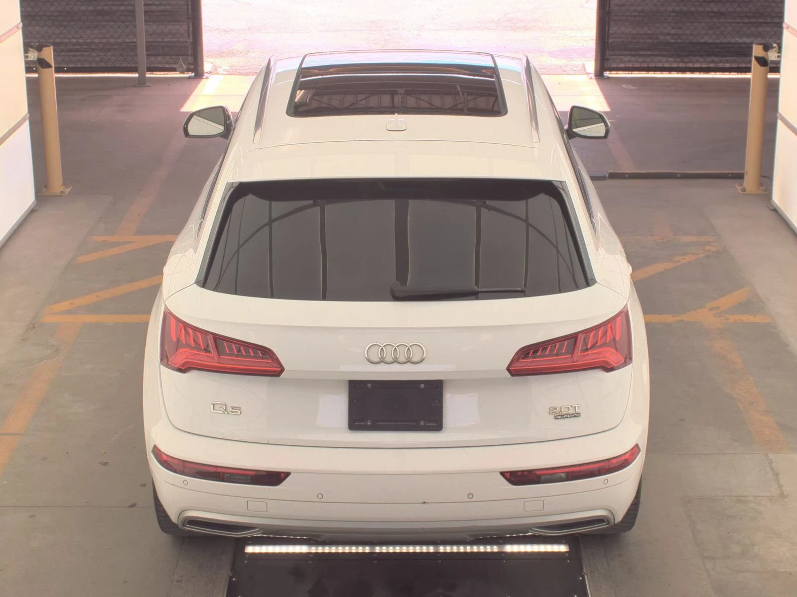 Audi Q5 2.0T* PREMIUM* PLUS* ДИГИТАЛНО* ТАБЛО* 360КАМЕРА*  - изображение 6