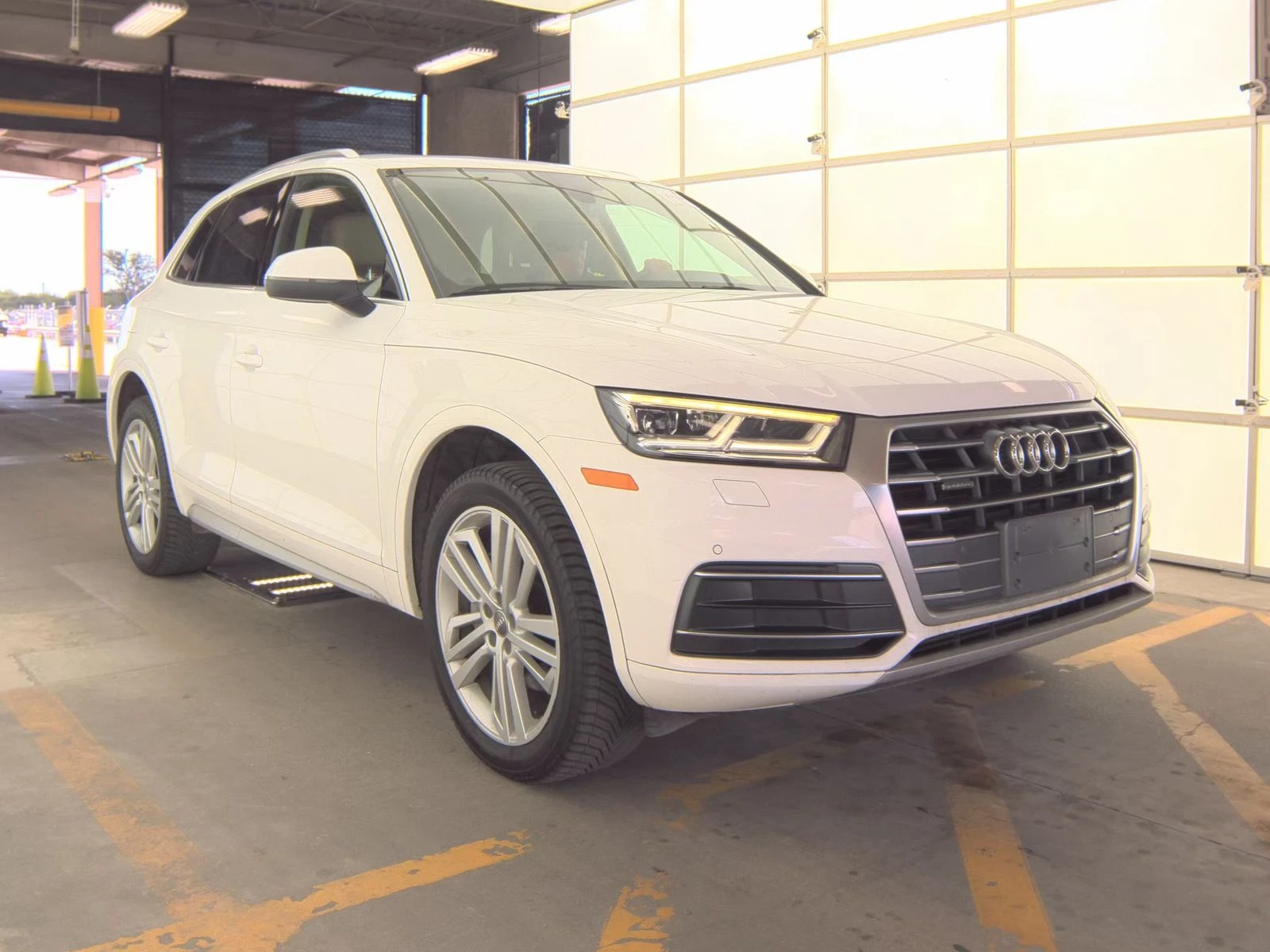 Audi Q5 2.0T* PREMIUM* PLUS* ДИГИТАЛНО* ТАБЛО* 360КАМЕРА*  - изображение 3