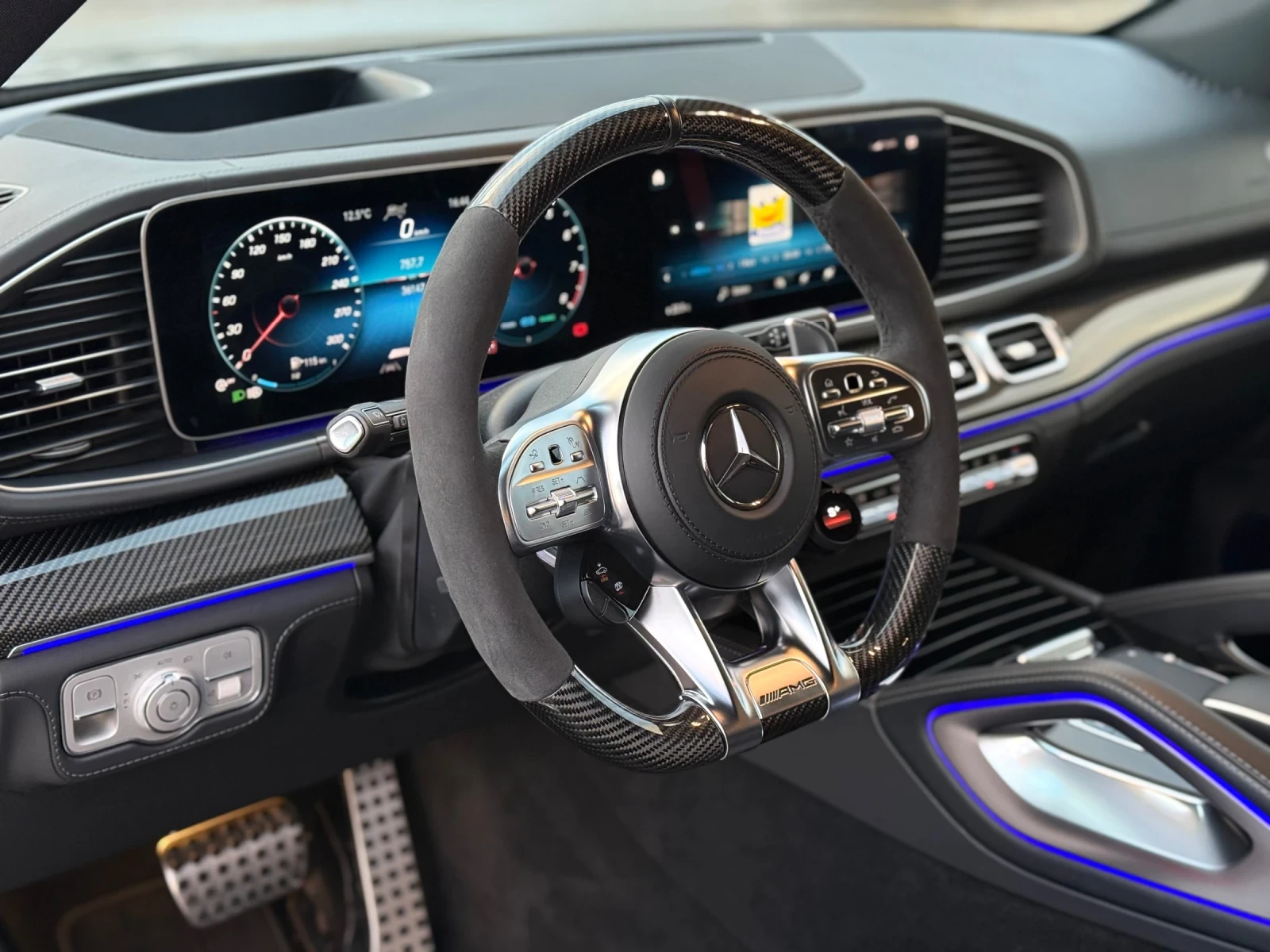 Mercedes-Benz GLE 63 S AMG * 22"* PANO* BURM* 360* HUD* CARBON* DISTR*  - изображение 9