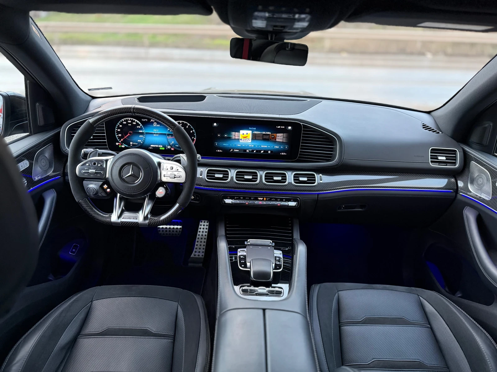 Mercedes-Benz GLE 63 S AMG * 22"* PANO* BURM* 360* HUD* CARBON* DISTR*  - изображение 10