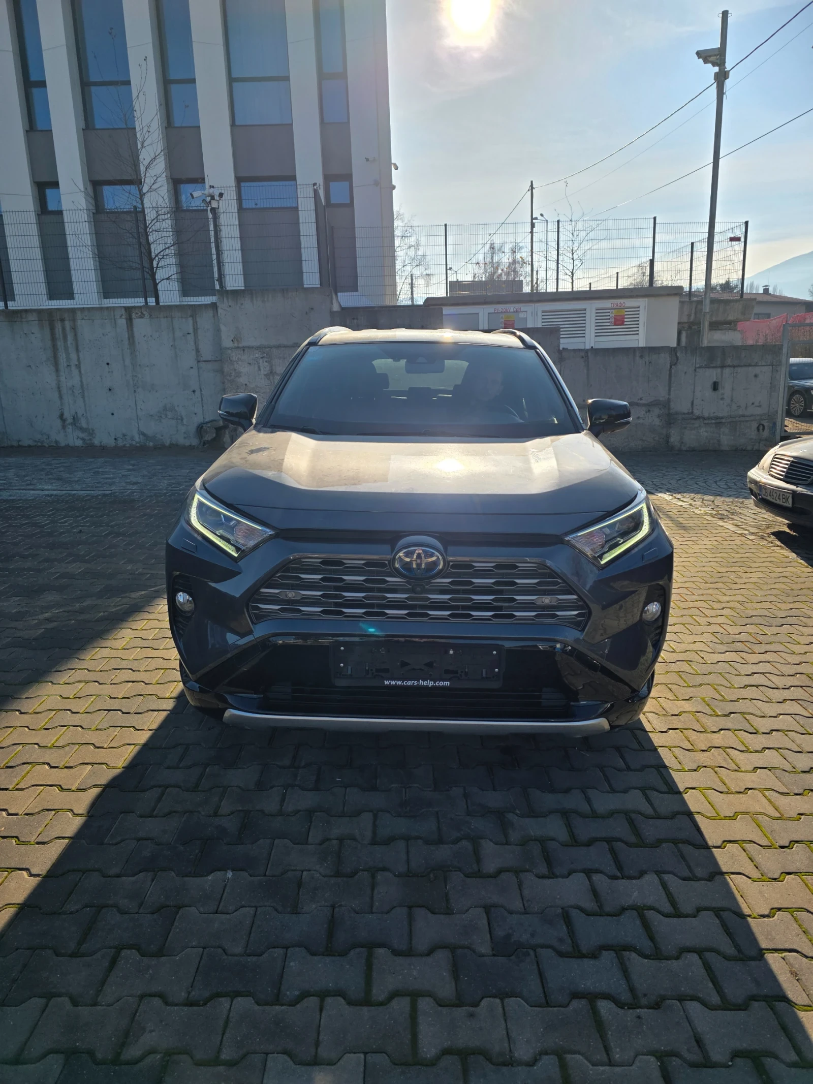 Toyota Rav4 2.5 Hybrid AWD - изображение 2