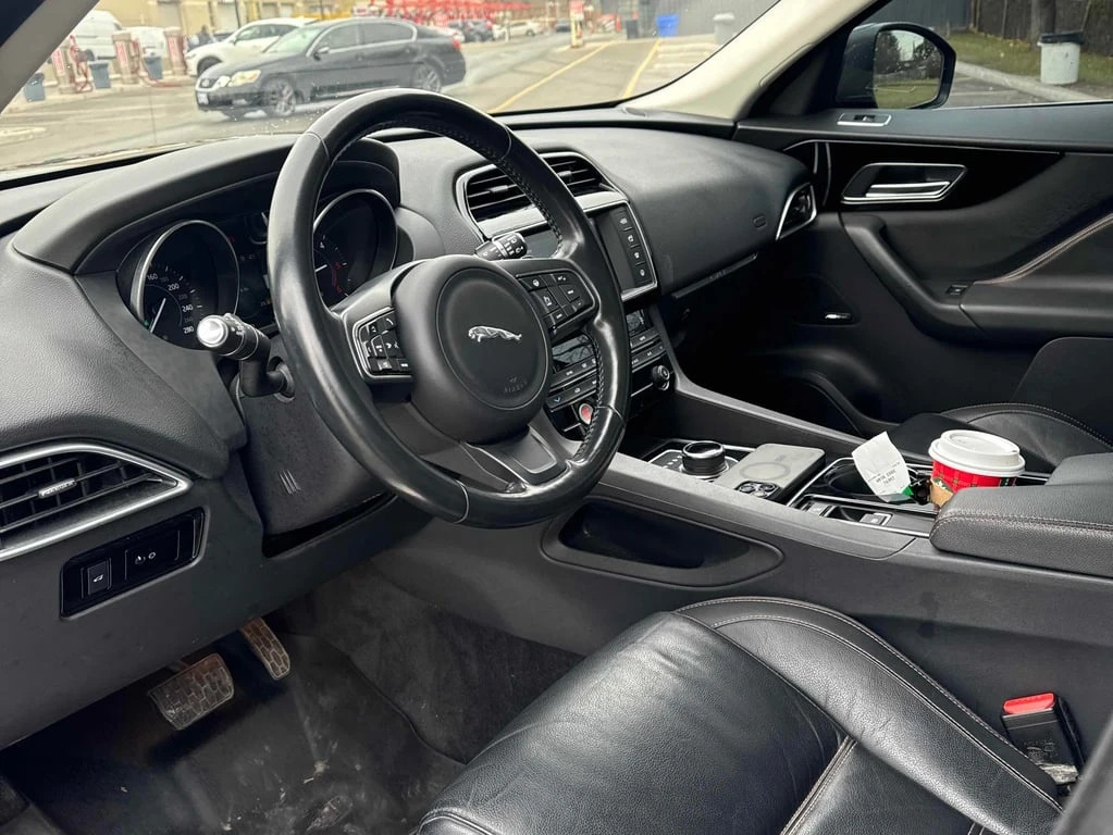 Jaguar F-PACE * AWD 4dr 20d Prestige * CARFAX * БЕЗ ПЪРВОНАЧАЛНА - изображение 5