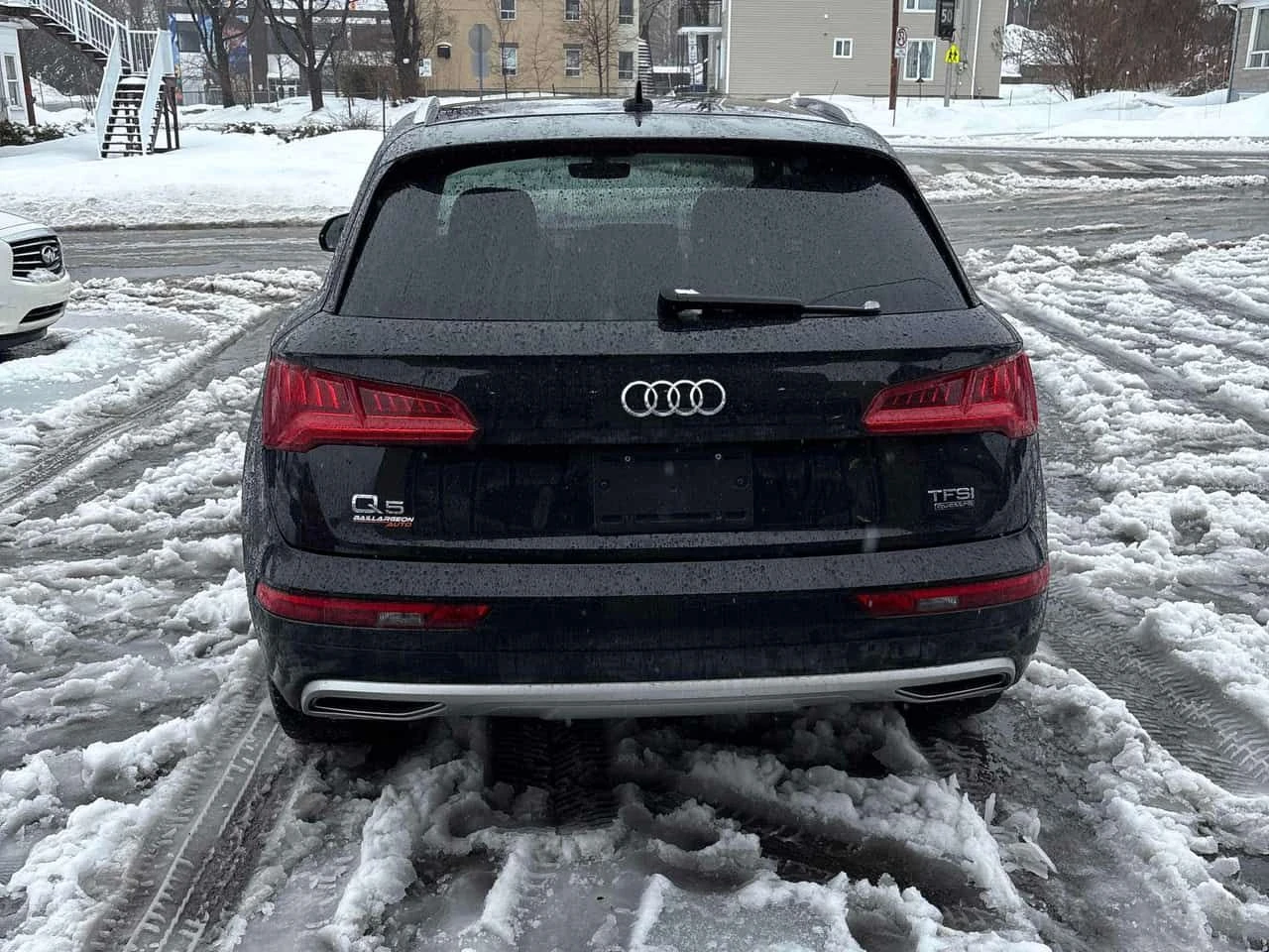 Audi Q5 Komfort| ПОДГРЕВИ| БЕЗ УДАРИ| CARFAX, снимка 5 - Автомобили и джипове - 54429207