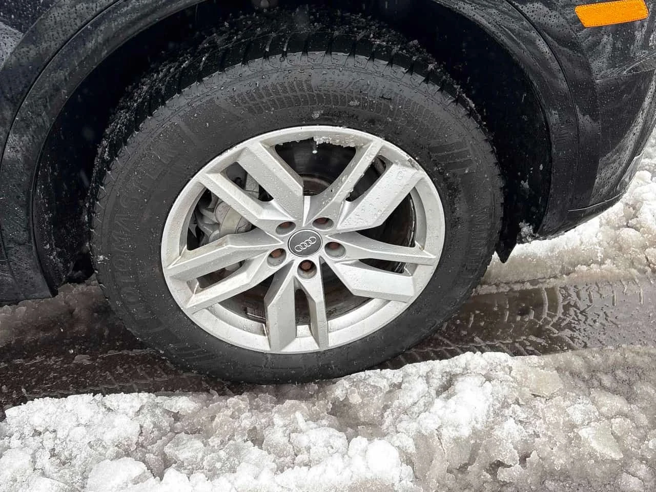Audi Q5 Komfort| ПОДГРЕВИ| БЕЗ УДАРИ| CARFAX, снимка 6 - Автомобили и джипове - 54429207