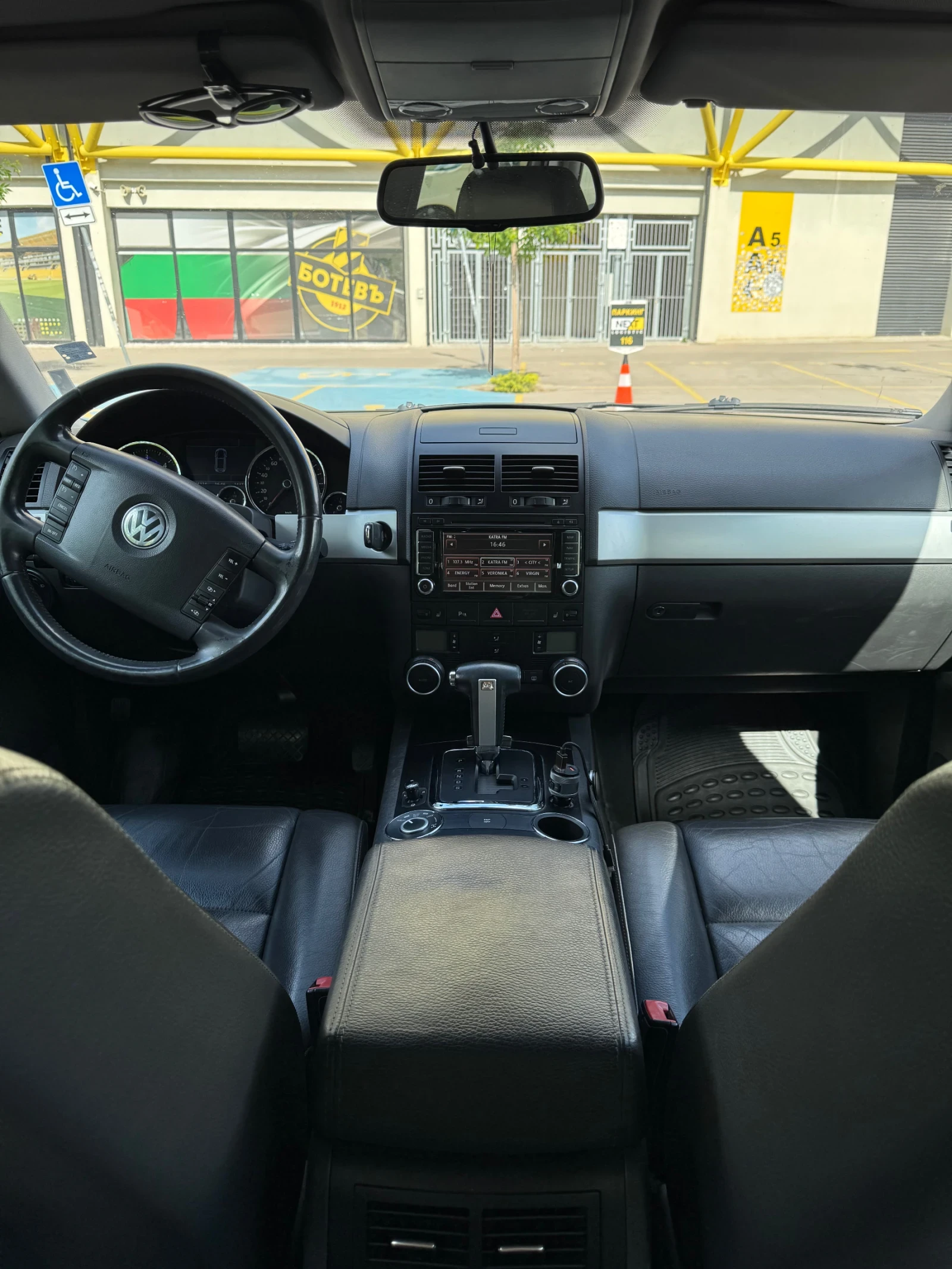 VW Touareg 3.0 TDI facelift, снимка 9 - Автомобили и джипове - 54753136