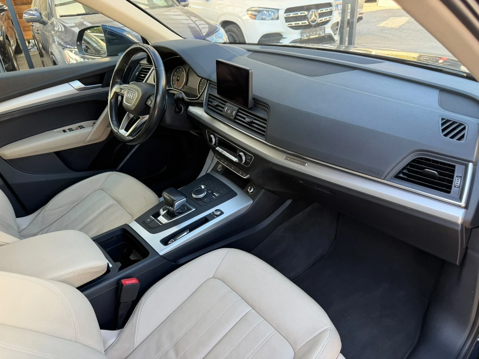 Audi Q5 2.0TFSI Komfort Quattro, снимка 13 - Автомобили и джипове - 55243485