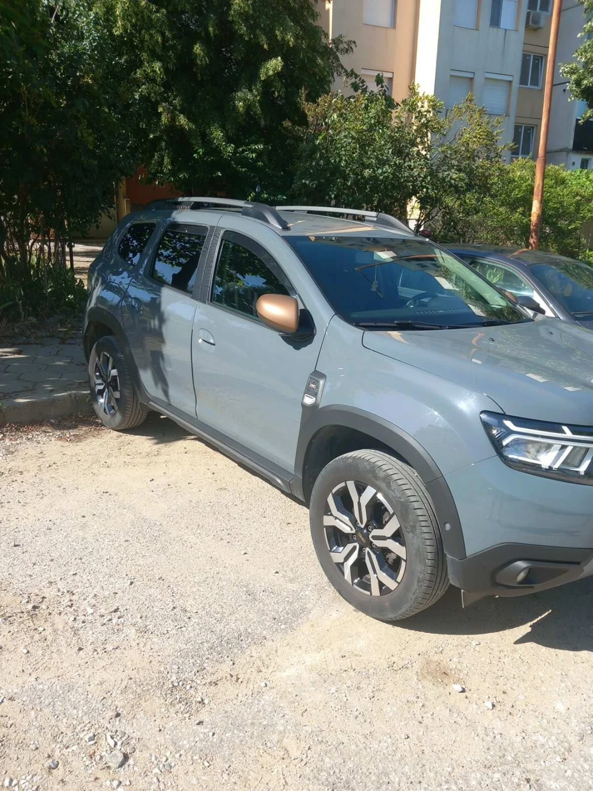 Dacia Duster, снимка 2 - Автомобили и джипове - 55268471