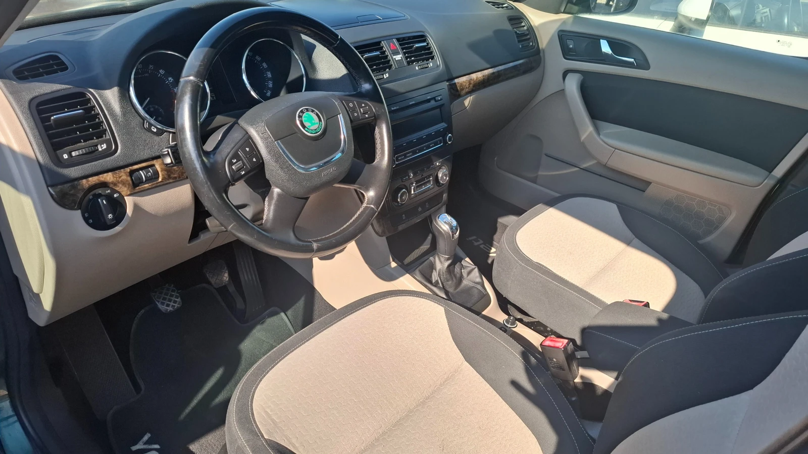 Skoda Yeti 2.0 TDI 4х4, снимка 7 - Автомобили и джипове - 55747330