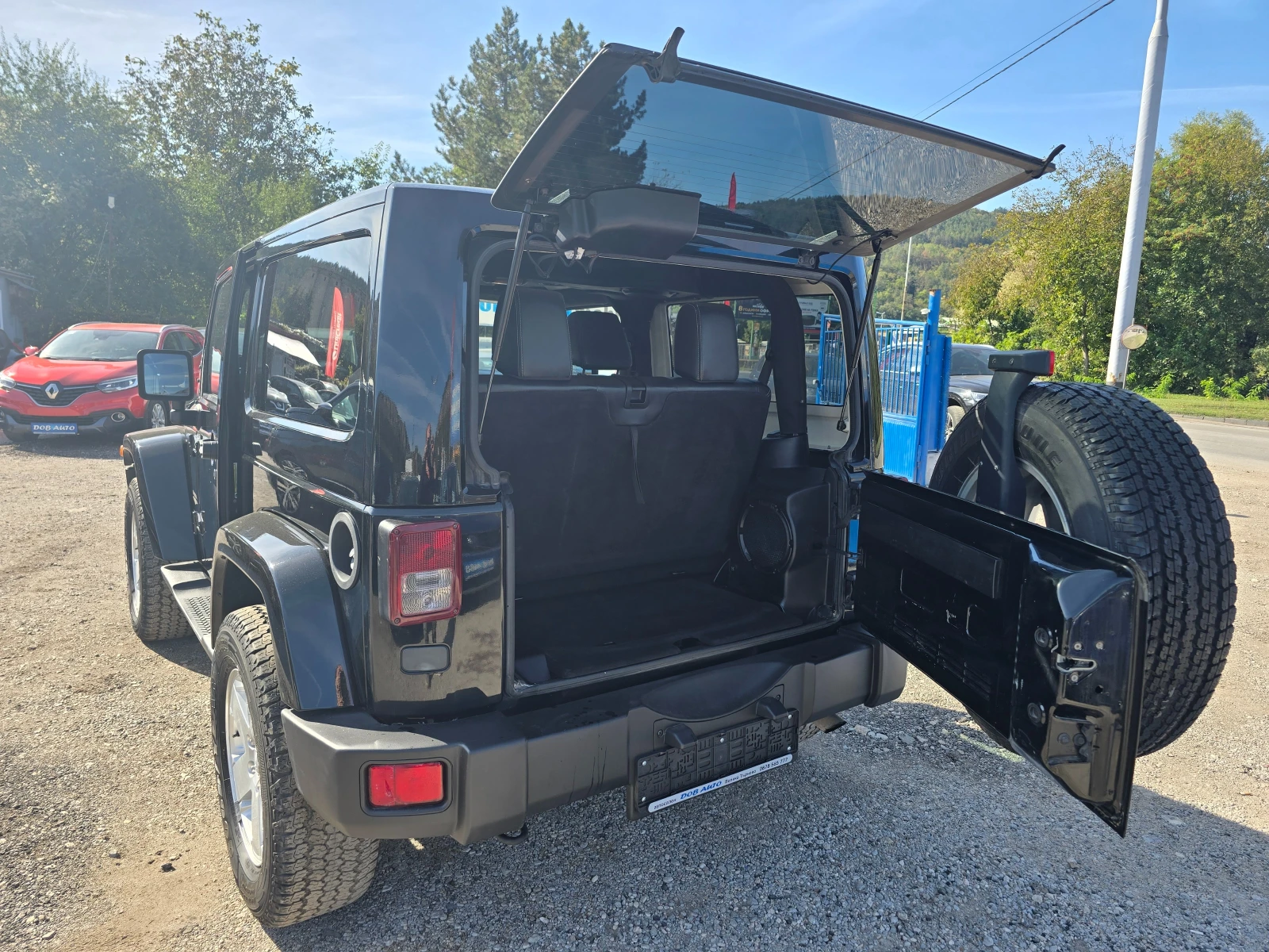 Jeep Wrangler SAHARA 2.8CRD| 200к.с| АВТОМАТИК| БЛОКАЖ, снимка 5 - Автомобили и джипове - 56323833