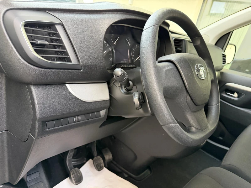 Toyota Proace Proace verso , 9 местна , снимка 8 - Бусове и автобуси - 53075103