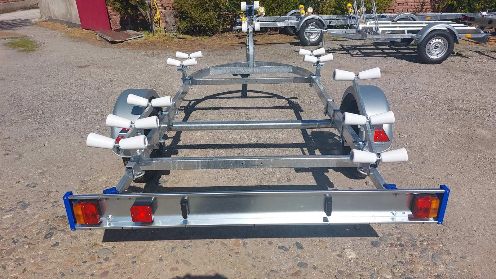   Venitrailers   3, 80 | Mobile.bg   3