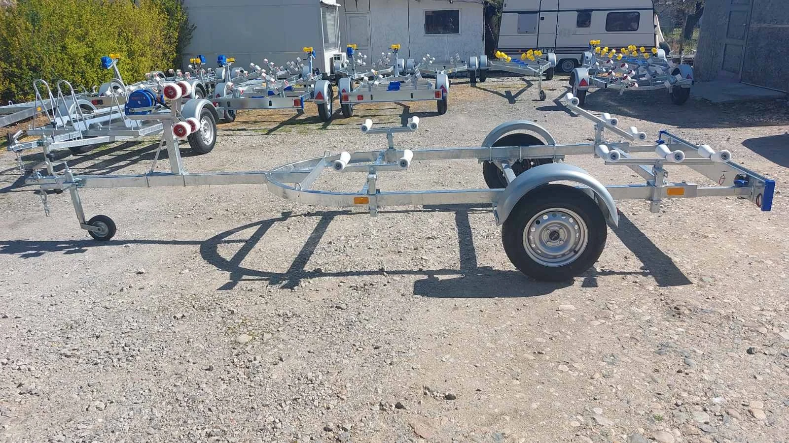   Venitrailers   3, 80 | Mobile.bg   2