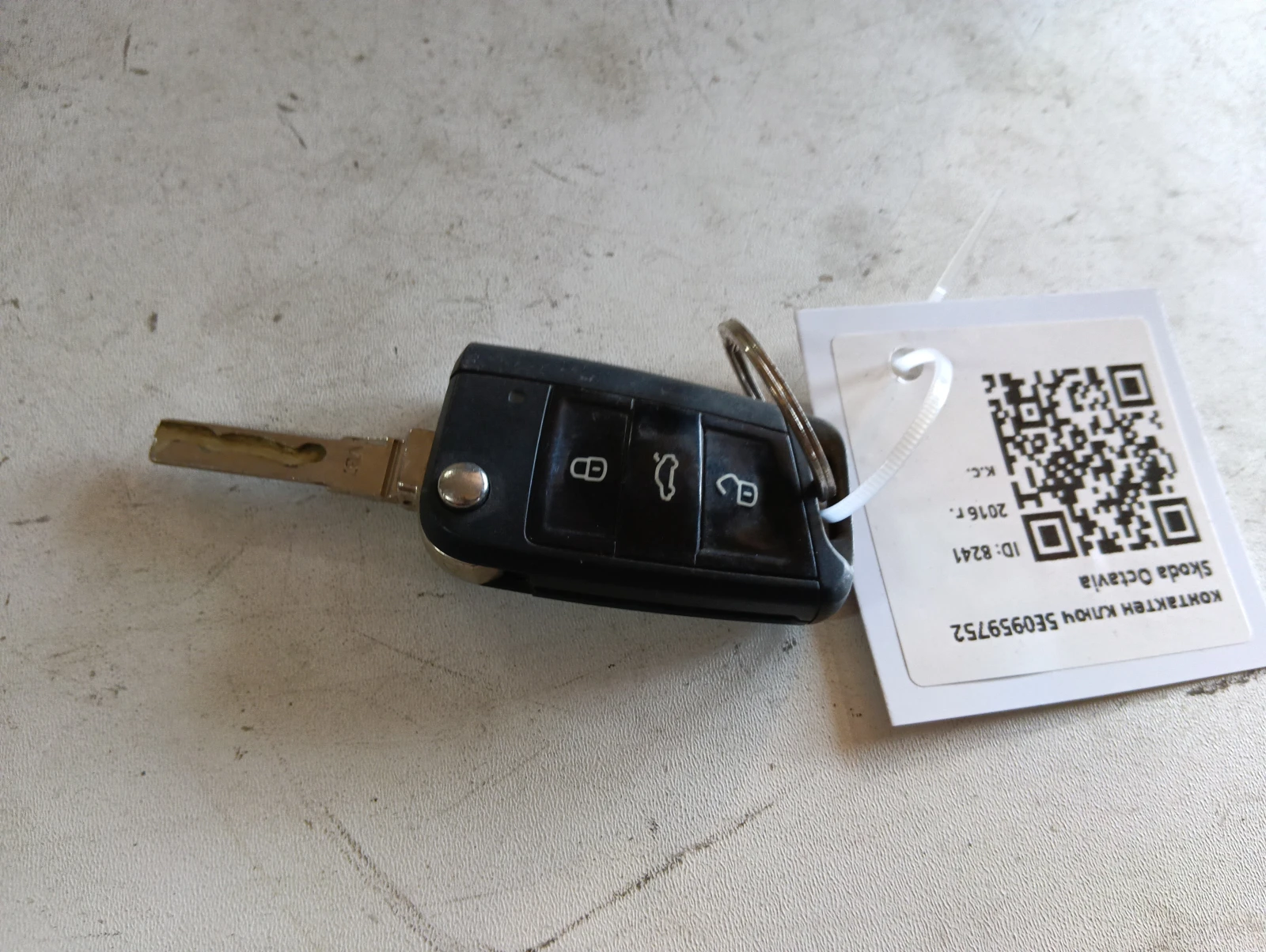 контактен ключ 5E0959752 Skoda Octavia